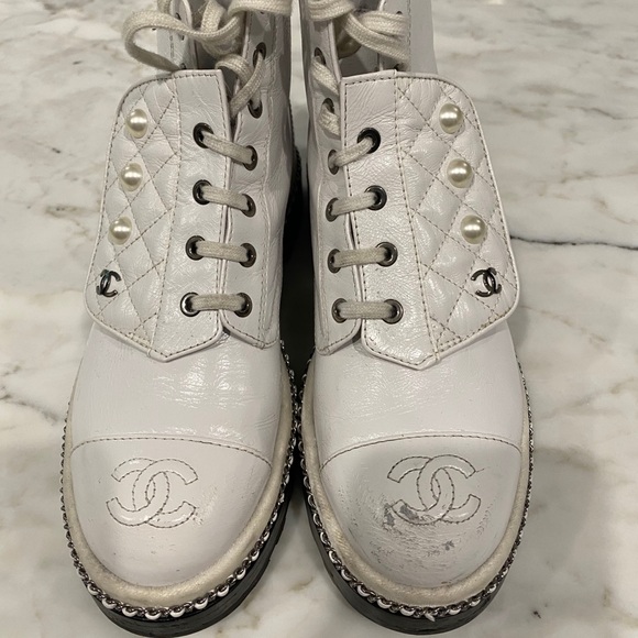 Chanel chain pearl combat boot - Picture 1 of 7